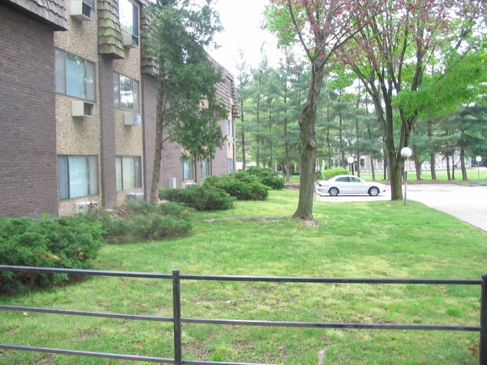 Central Street Apartments in Ansonia, CT - Foto de edificio