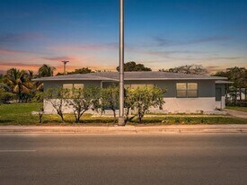 54 SW 16th St in Dania Beach, FL - Building Photo