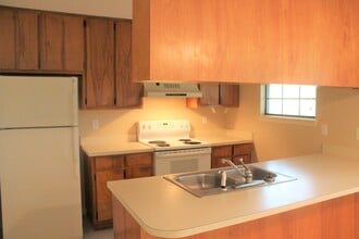 2138 Edgewood Dr in Navarre, FL - Building Photo - Building Photo