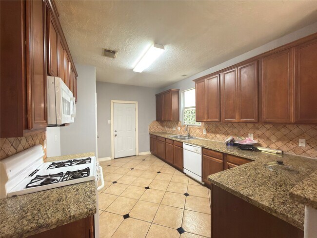 10906 Panther Ct in Houston, TX - Foto de edificio - Building Photo