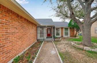16910 Cairngale St in Houston, TX - Building Photo - Building Photo