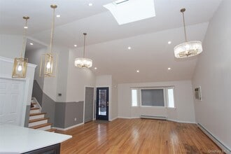 712 Barnes Ave in Baldwin, NY - Building Photo - Building Photo