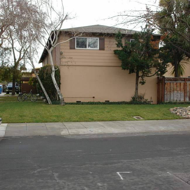 3080 Emerson St in Palo Alto, CA - Foto de edificio - Building Photo