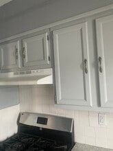 67 Clark St, Unit 2nd in New Bedford, MA - Foto de edificio - Building Photo