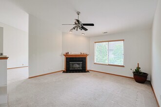 3503 Blue Ridge Ct in Carpentersville, IL - Building Photo - Building Photo