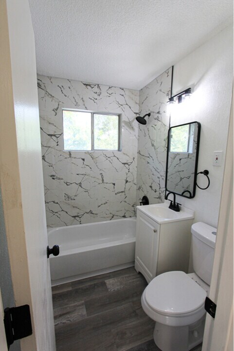 8449-8449 Lowell Ave in Overland Park, KS - Building Photo