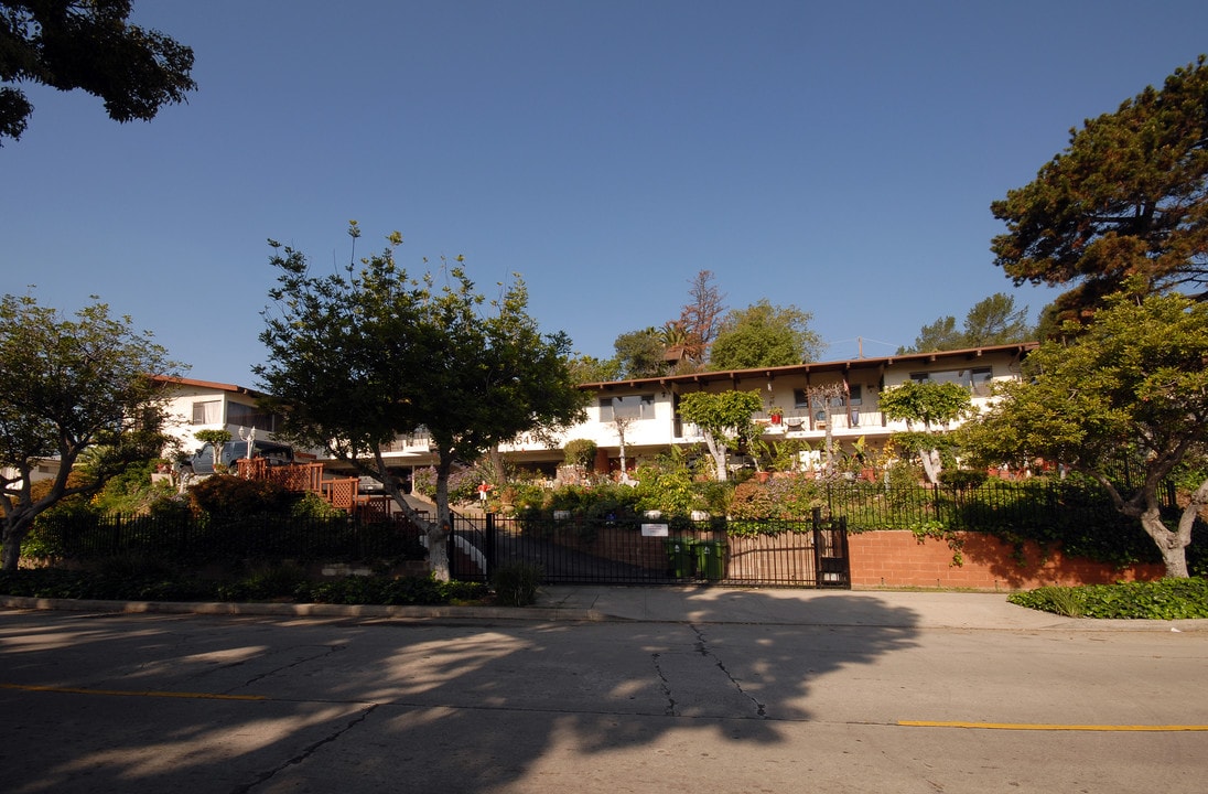 4549 Ellenwood Dr in Los Angeles, CA - Building Photo