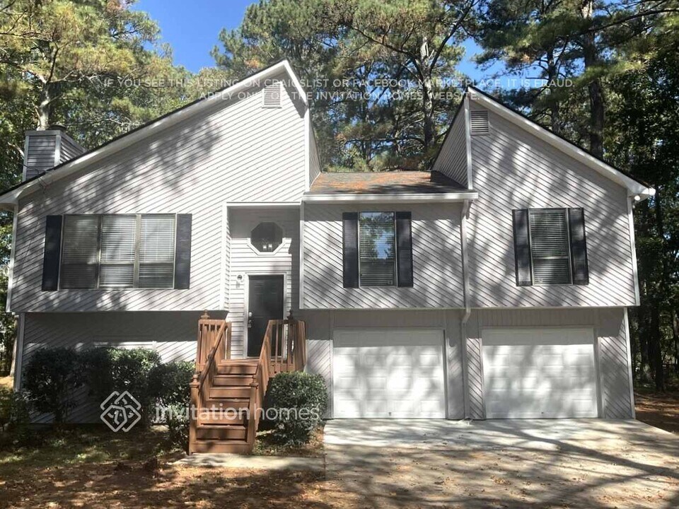 6118 Pine Dale Ln in Douglasville, GA - Building Photo