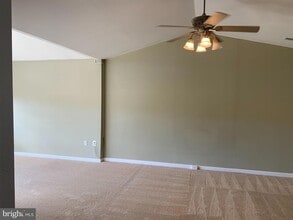 47344 Blackwater Falls Terrace in Sterling, VA - Foto de edificio - Building Photo