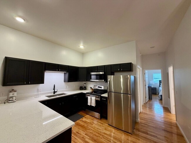 property at 719 N 3rd Ave