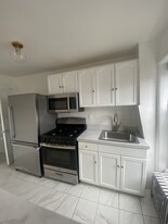 303 Stuyvesant Ave, Unit 3 in Brooklyn, NY - Building Photo