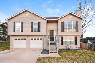 324 Brannans Ct in Mcdonough, GA - Building Photo