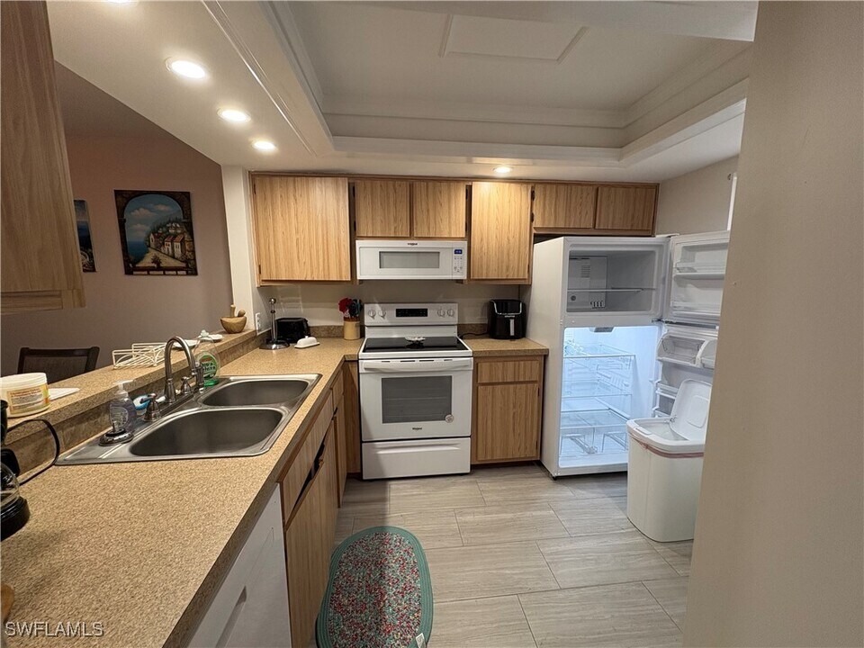 8383 Charter Club Cir in Ft. Myers, FL - Building Photo