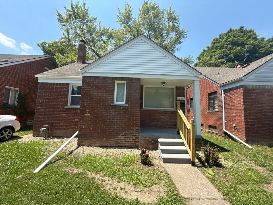 12085 Ashton Ave in Detroit, MI - Building Photo