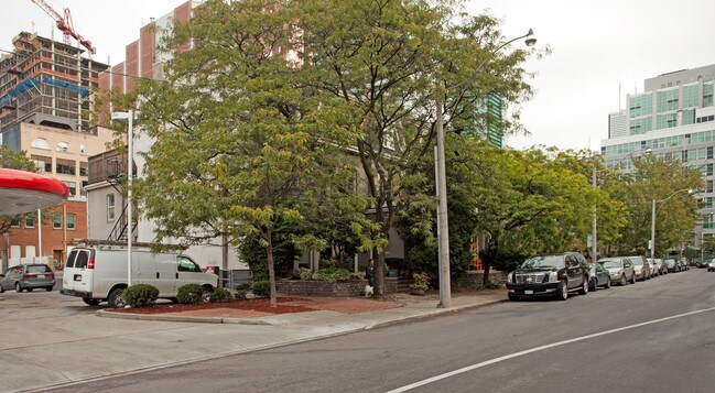Clarence Square in Toronto, ON - Building Photo - Building Photo