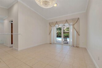 17117 SW 82nd Ct in Palmetto Bay, FL - Building Photo - Building Photo