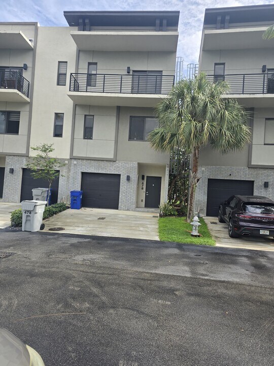 478 SE 1st Cir in Pompano Beach, FL - Foto de edificio