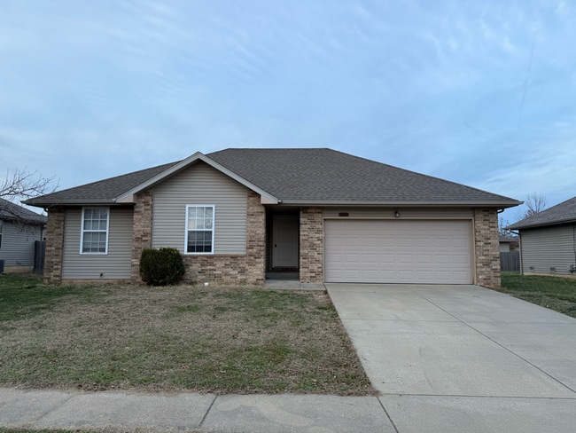 property at 5605 W Longleaf Dr
