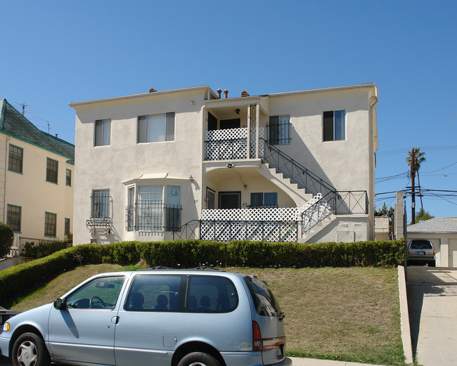 811 N Alexandria Ave in Los Angeles, CA - Foto de edificio - Building Photo