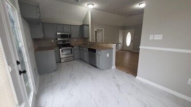 6903 Gallop Dr in Cordova, TN - Building Photo - Building Photo