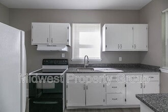 510 W Cherry St in Troy, MO - Building Photo - Building Photo