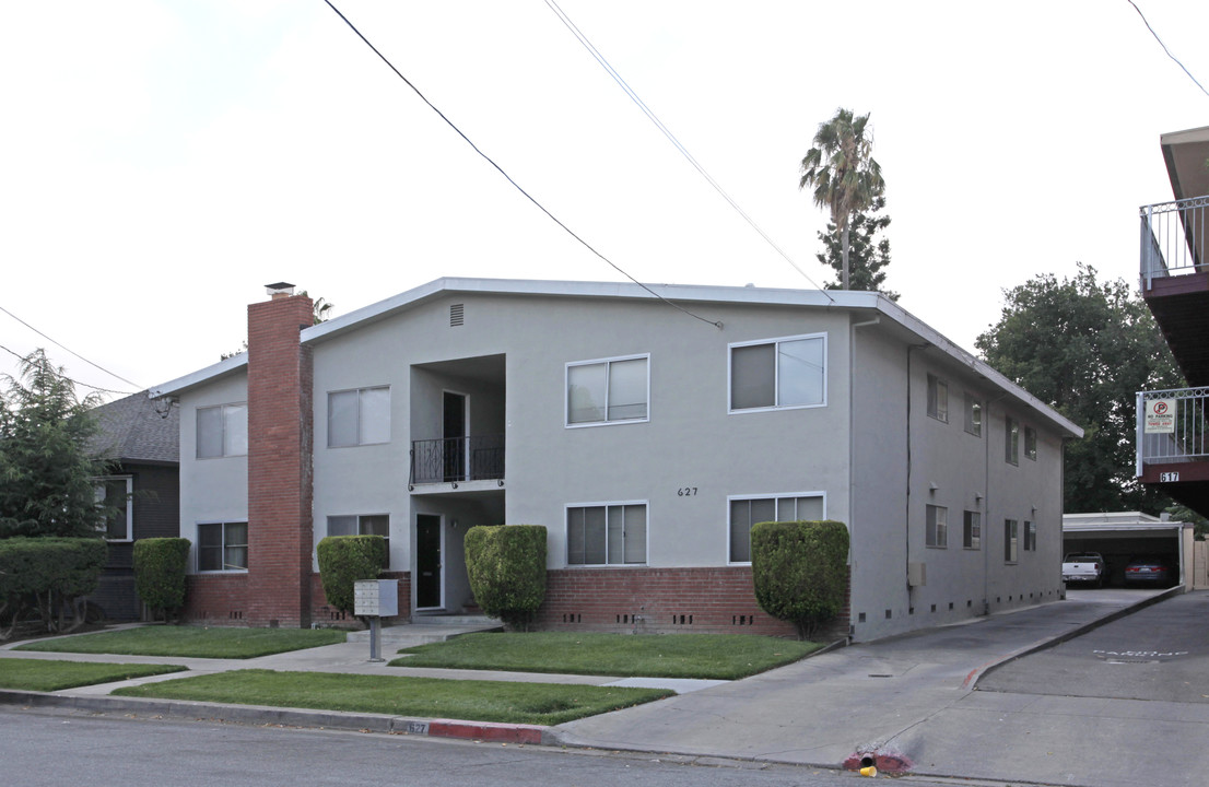 627 S 9th St in San Jose, CA - Building Photo