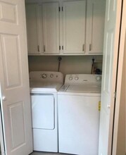 2950 Strauss Terrace in Silver Spring, MD - Foto de edificio - Building Photo