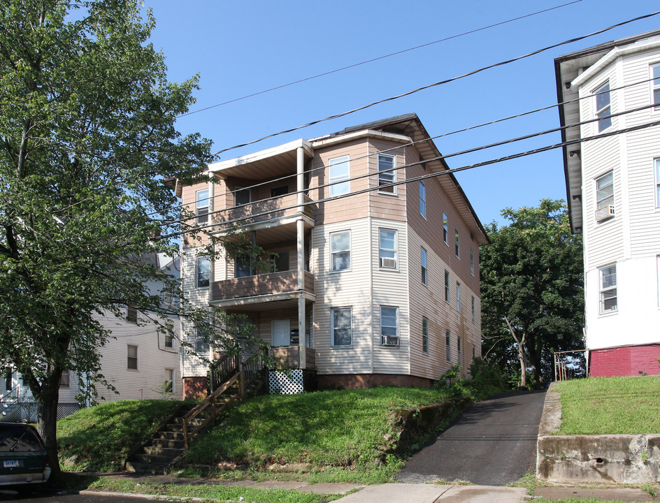 96 Sexton St in New Britain, CT - Building Photo