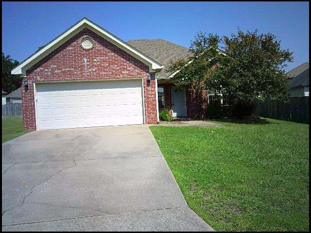 1418 Pleasant Poplar Dr in Benton, AR - Building Photo