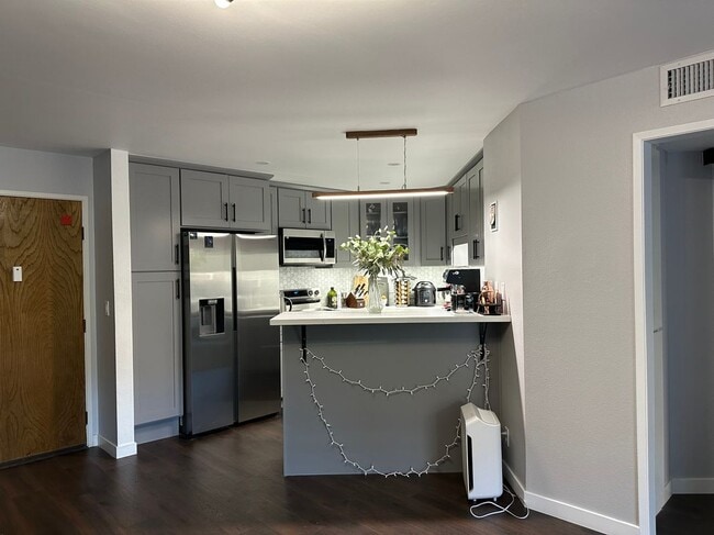 4589 Via Marisol in Los Angeles, CA - Building Photo - Building Photo