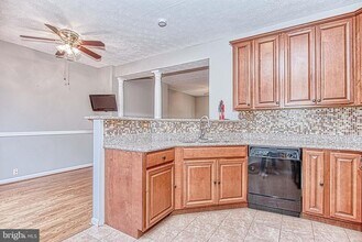 4037 Kimberley Glen Ct in Chantilly, VA - Building Photo - Building Photo