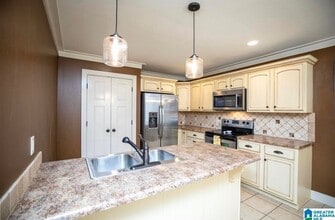 235 Odum Rd in Gardendale, AL - Building Photo - Building Photo