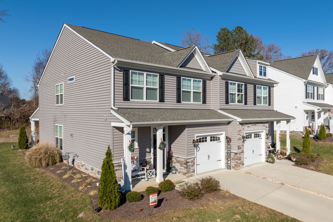 Eastwood Homes at Sunset Hills in North Chesterfield, VA - Building Photo