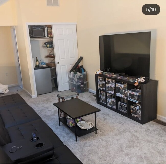 803 Begonia Ct in Jackson, NJ - Foto de edificio - Building Photo