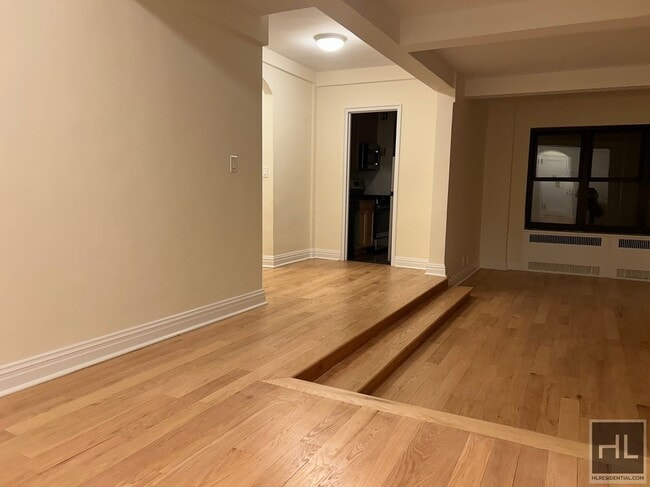 EAST 56 STREET in New York, NY - Building Photo - Building Photo