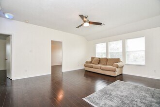 9641 Weldridge Dr in Sugar Land, TX - Building Photo - Building Photo
