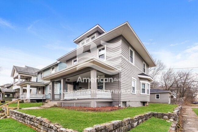 133 E Elmwood Ave in Dayton, OH - Foto de edificio - Building Photo