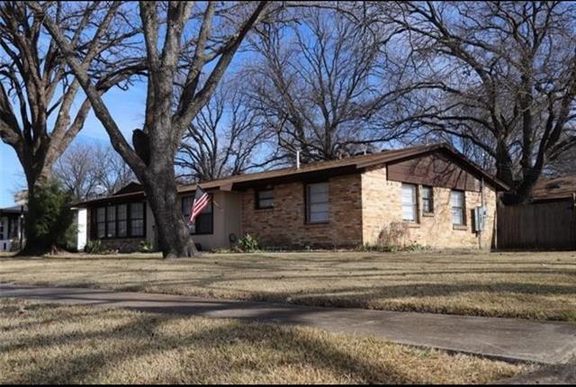 13638 Pyramid Dr in Farmers Branch, TX - Building Photo