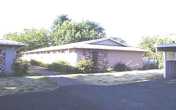 Overton Park Apartments in Portland, OR - Building Photo - Building Photo