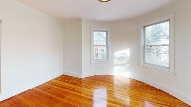 391 Linwood Ave in Newton, MA - Building Photo - Building Photo