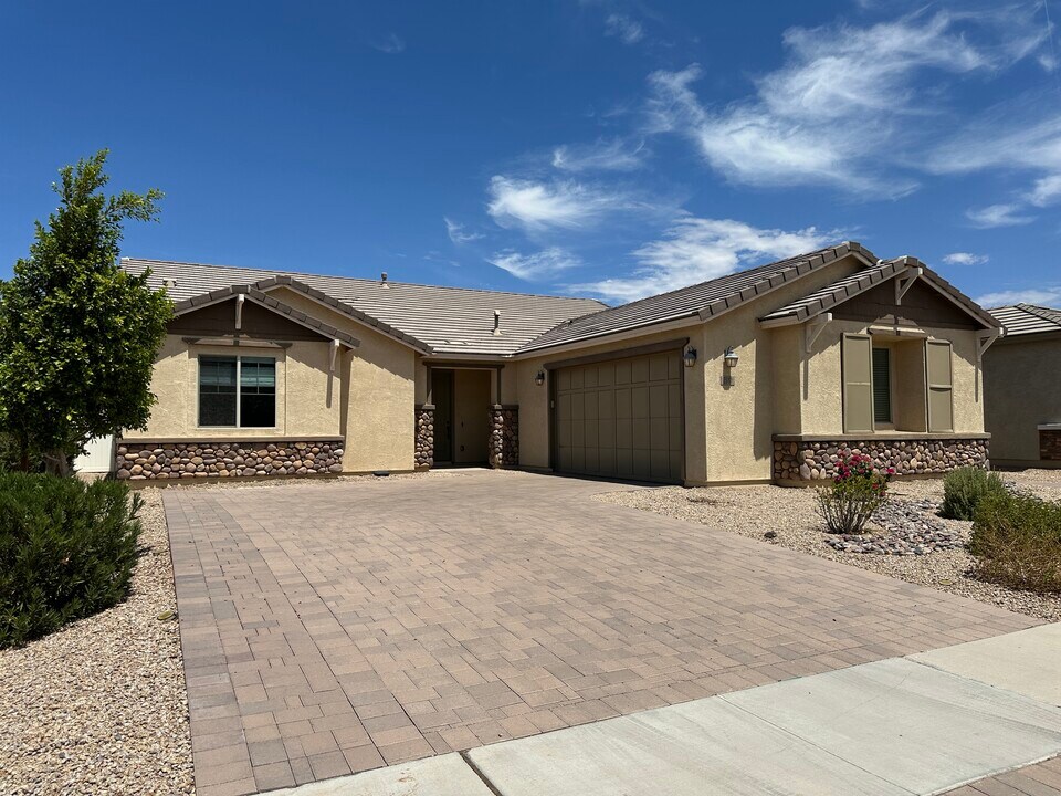 2518 W Novak Way in Phoenix, AZ - Foto de edificio