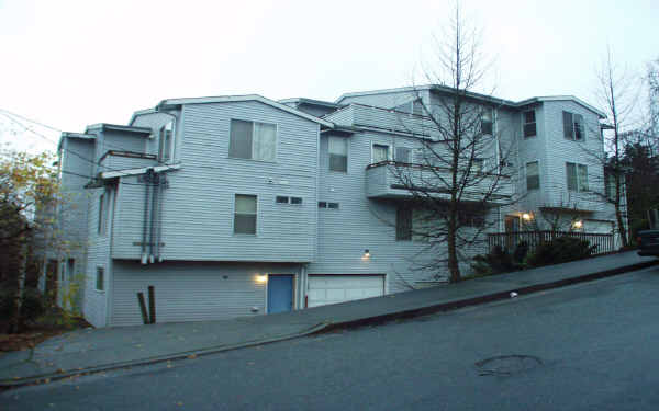 Roosevelt Heights Apartments in Seattle, WA - Building Photo - Building Photo