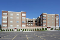 Worthington Apartments in Oconomowoc, WI - Foto de edificio - Building Photo