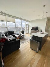 3334 N Southport Ave, Unit 403 in Chicago, IL - Building Photo - Building Photo