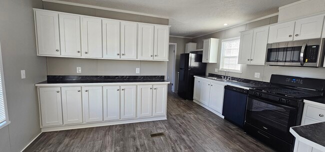 property at 229 Magnolia Pl