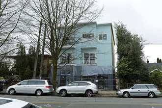 3227 Beacon Ave S in Seattle, WA - Building Photo - Building Photo