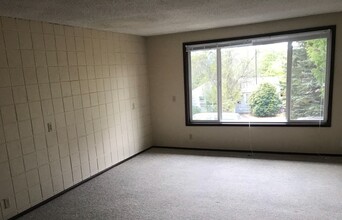 2585-2597 Potter St in Eugene, OR - Building Photo - Building Photo