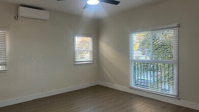 739 S Chevy Chase Dr, Unit 739-12 in Glendale, CA - Building Photo - Building Photo