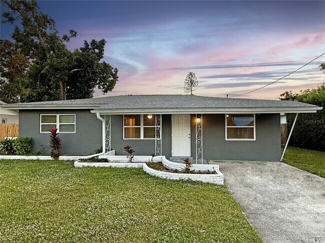 4216 Ann Way in Sarasota, FL - Building Photo - Building Photo