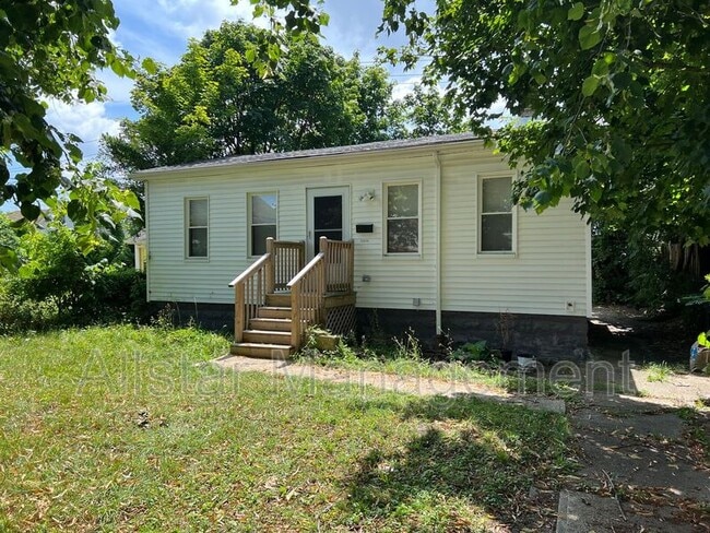 property at 13316 Chapelside Ave